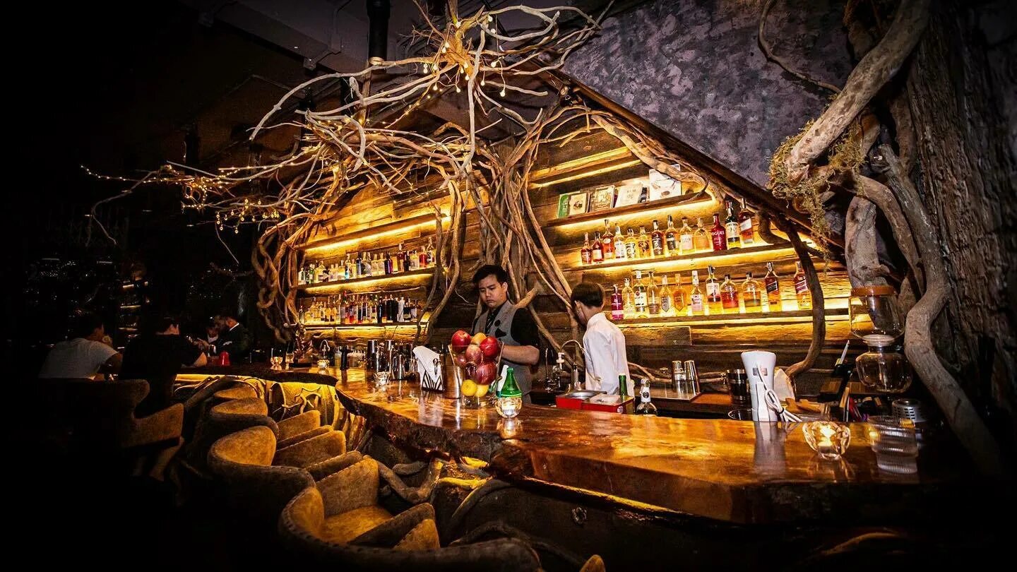 Banyan 3 Бангкок бар. Speakeasy Bar Бангкок. Регги бар Бангкоке. Roots бар.