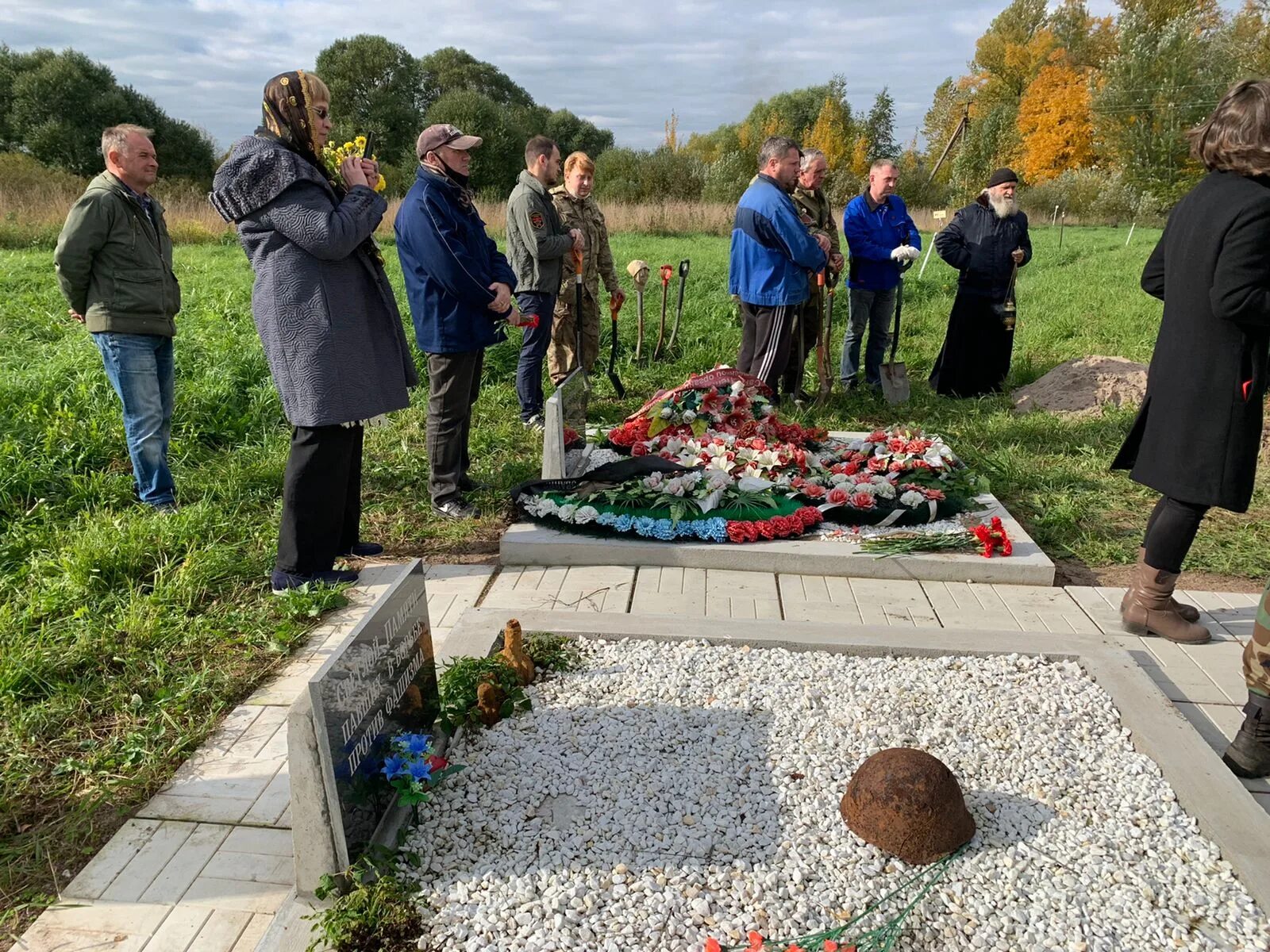 Сколько людей похоронено на кладбище. Старо Пановское кладбище. Старо Пановское кладбище СПБ. Пановский могильник.