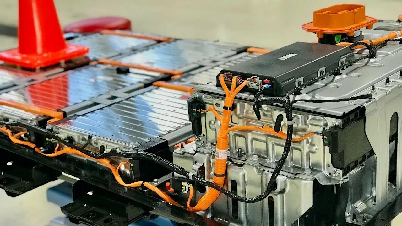 Battery problem. Аккумуляторная батарея Chevrolet Volt. Chevrolet Volt ev батарея. Аккумуляторная батарея Chevrolet Bolt. Chevrolet Bolt ev батарея Cell.