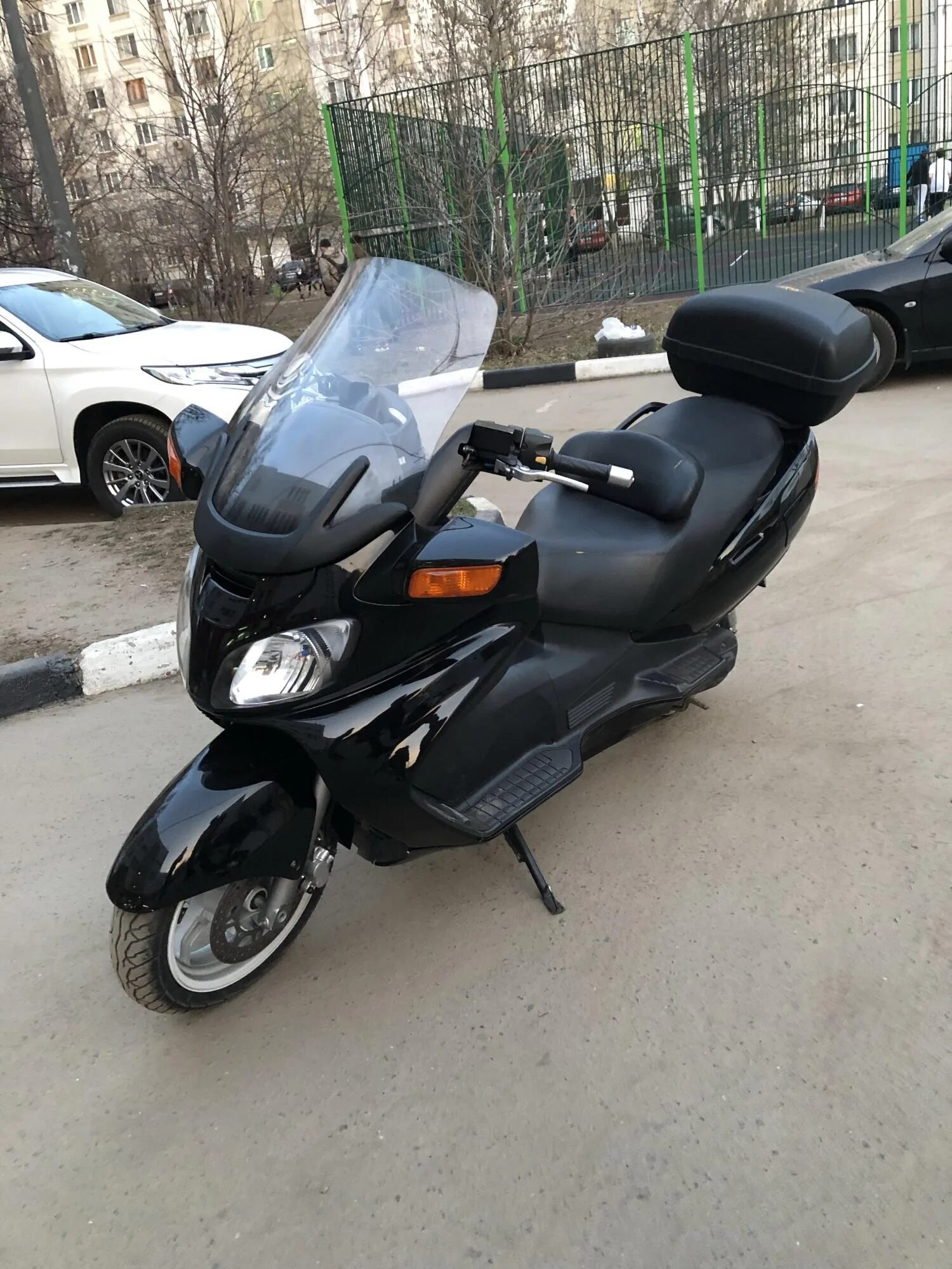 Скайвэй 650. Судзуки скайвей 650. Suzuki Burgman 650. Burgman 650 2003. Макси скутер Сузуки Скайвэй 650.