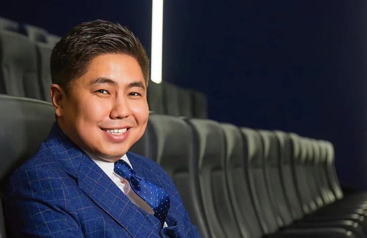 Нуртас адамбай. Нуртас адамбаев квн. Нурлан адамбай. Казахстан актерлары. Кайрат адамбай.