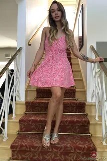 Naomi swan feet