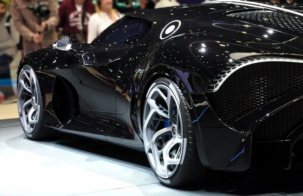 2025 car. Бугатти ноир. бугатти ля вуатюр. бугатти la voiture noire 2025. бугатти войтуре нойре.