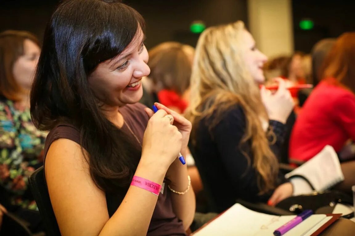 Тренинг с психологом. Ведущий тренинга. Ведущий тренинговой группы. Тренинг для женщин. Ведущий тренинга.