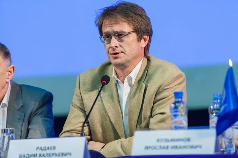 Ярослав кузьминов биография личная жизнь Смотрите видео "МУЖ ГЛАВЫ ЦЕНТРОБАНКА ЭЛЬВИРЫ НАБИУЛЛИНОЙ, ОКАЗАЛСЯ ЗАДНЕПРИВОДН