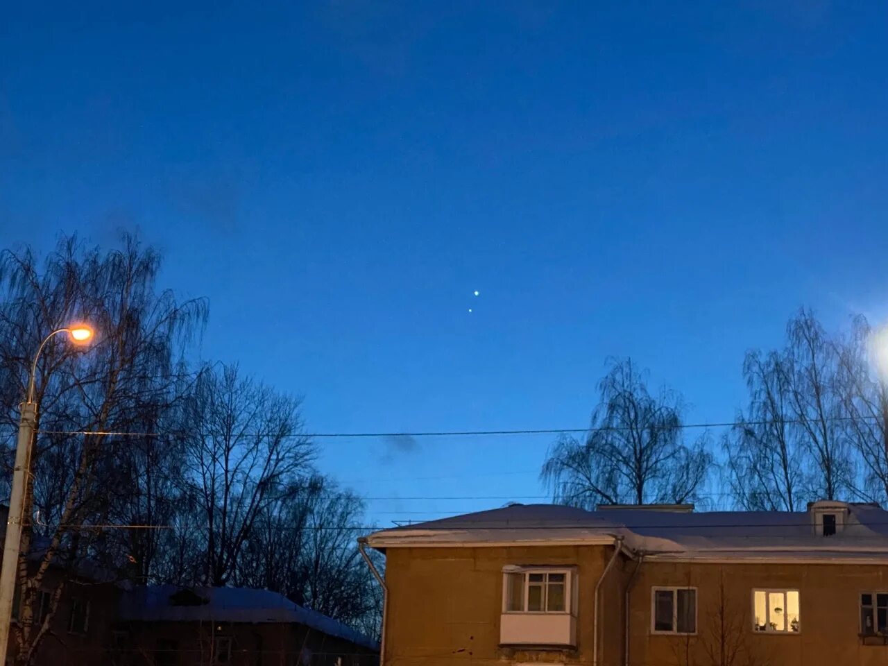 Яркий объект в небе сейчас. Яркий объект в небе сейчас
