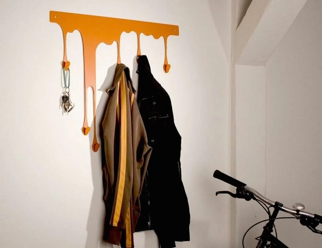 Повесить крючки. Вешалка для одежды Modus Modus_Hanger. Необычная настенная вешалка. Оригинальные вешалки в прихожую. Необычная вешалка в прихожую.