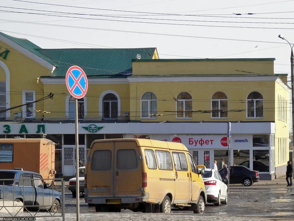 Автовокзал орел. Город Орел автовокзал. Перекресток автовокзал Орел. Автовокзал Орел платформы. Магазин на автовокзале Орел.