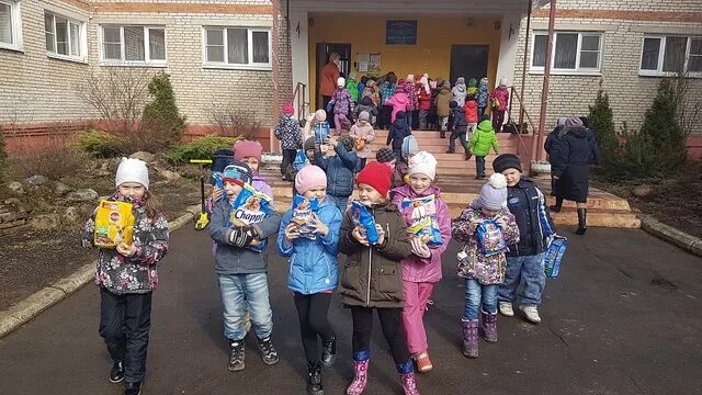 Волонтерство в садике. Волонтерство в садике. День волонтера в детском саду. Волонтеры в доу. Волонтеры в детском саду.