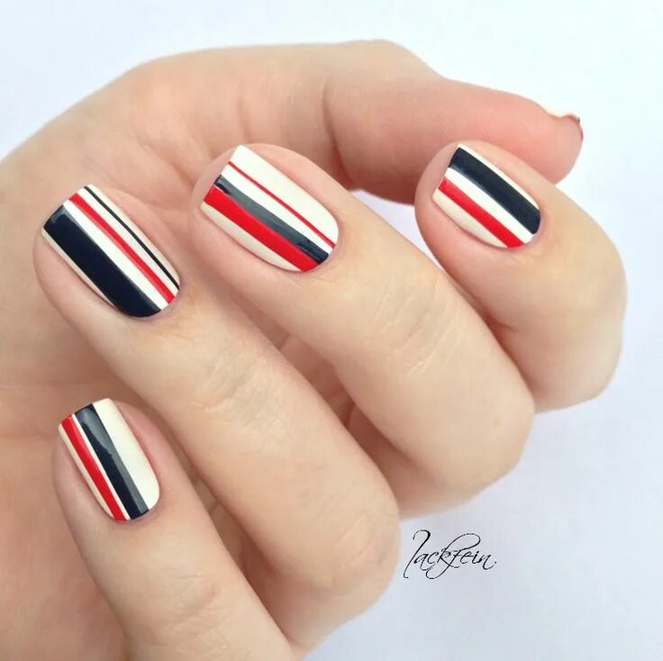 Полосы на ногтях фото LaCC Fall/Winter 2013 Nail Art: Striped Sweater Globe & Nail Striped nails, Tr
