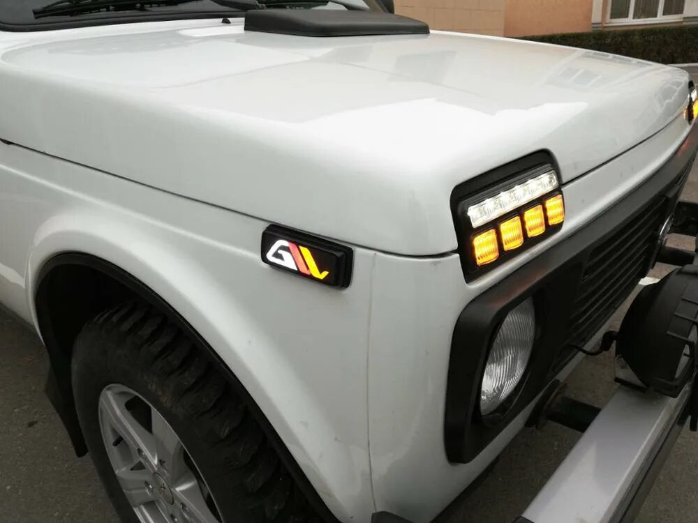 Фонарь габаритов нива. Led надфарники niva 4х4. Поворот и габарит нива 2114. Led надфарники нива. Передний подфарник нива 214.