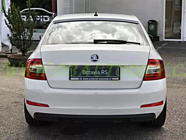 заднее стекло skoda octavia a7. дефлектор спойлер заднего стекла шкода октавия а7. шкода октавия сзади 1,8. задний дефлектор шкода октавия а7. Skoda octavia 3 сзади.