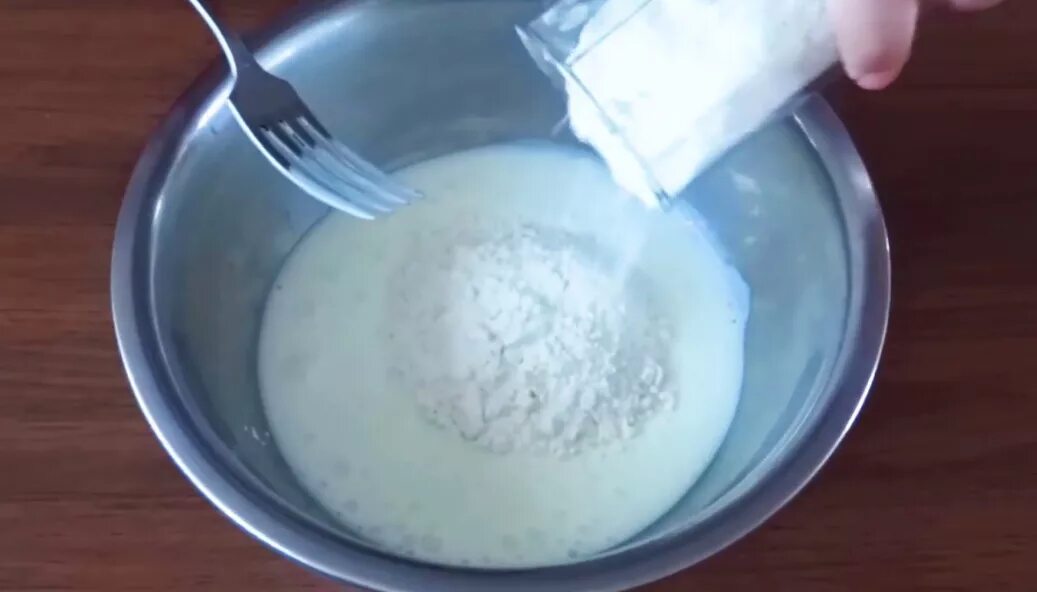 Кефир с черносливом. Мука кефир сахар. Жиросжигающие коктейли имбирь корица. Мука масло сахар. Кефир и мука.