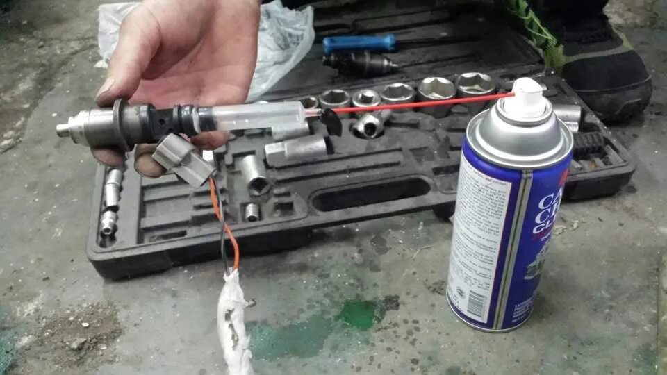 Форсунки для мойки. Диаметр распылителя дизельной форсунки common rail. Форсунки на двигателе форд транзит. Форсунки bosch судовых дизелей. Почему стучат форсунки на дизеле.