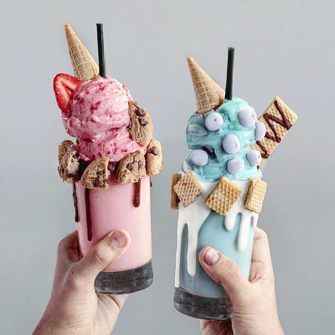 Необычное мороженое. Мороженое единорог. Милкшейк единорог. Мороженое в виде единорога. Мороженое бубль гум.