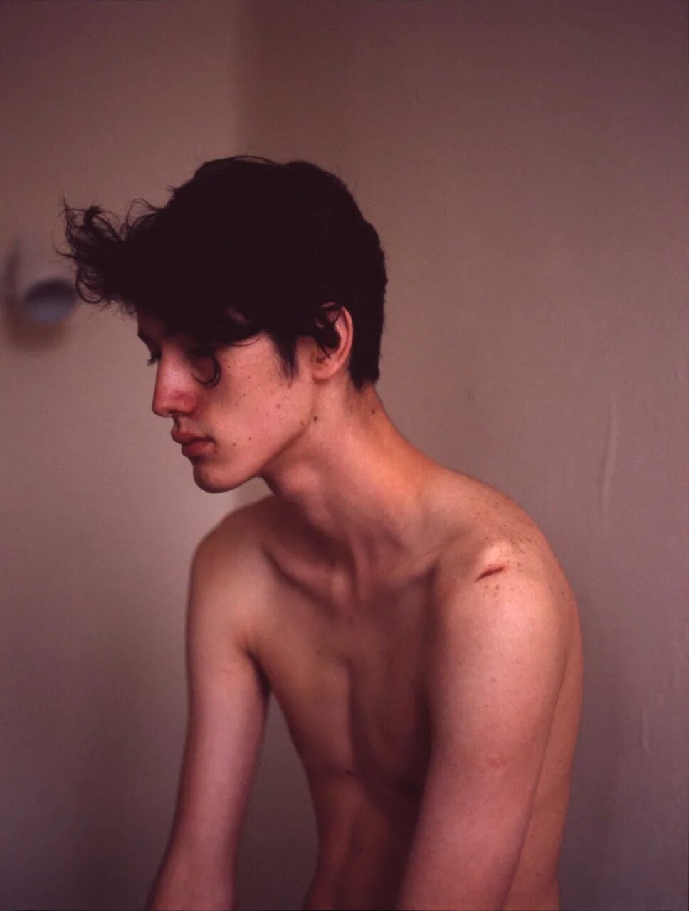 Skinny boys video. Худощавые парни с прессом. Скинни бойс пресс. Male thinspo. Эрин моммзен парень.