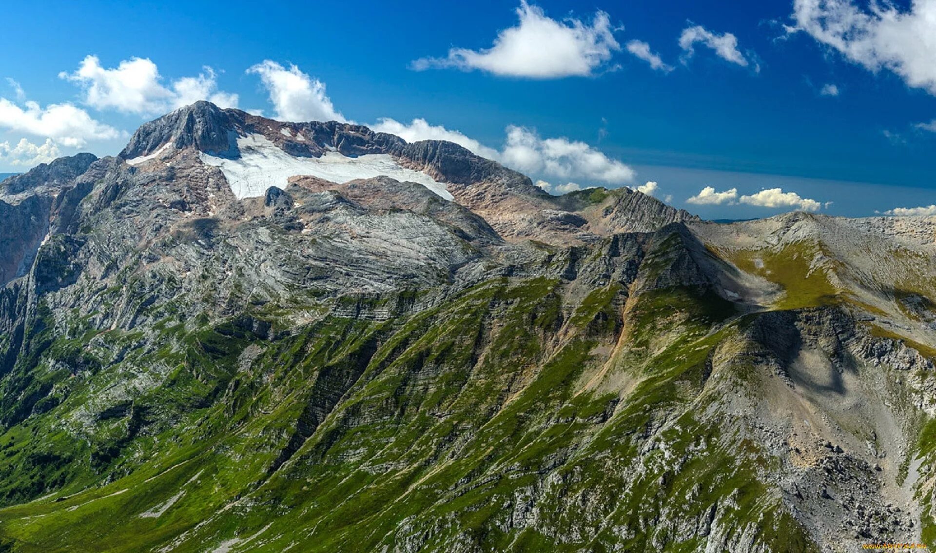 Mountain ancient mountain. Фишт, Западный Кавказ, Адыгея. Горный массив Фишт. Фишт вершина. Кавказские горы горные хребты Кавказа.