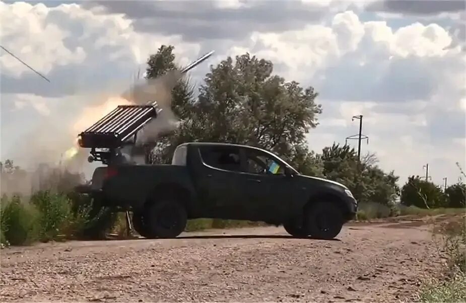 В этой машине едет защитник украины. Наступление всу. В этой машине едет защитник украины. В этой машине едет защитник украины. В этой машине едет защитник украины.
