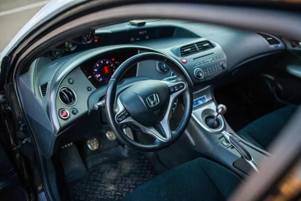 Салон civic 5d. Тойота цивик 2008. тойота цивик фото. хендай цивик фото салон. check system honda civic 5d.