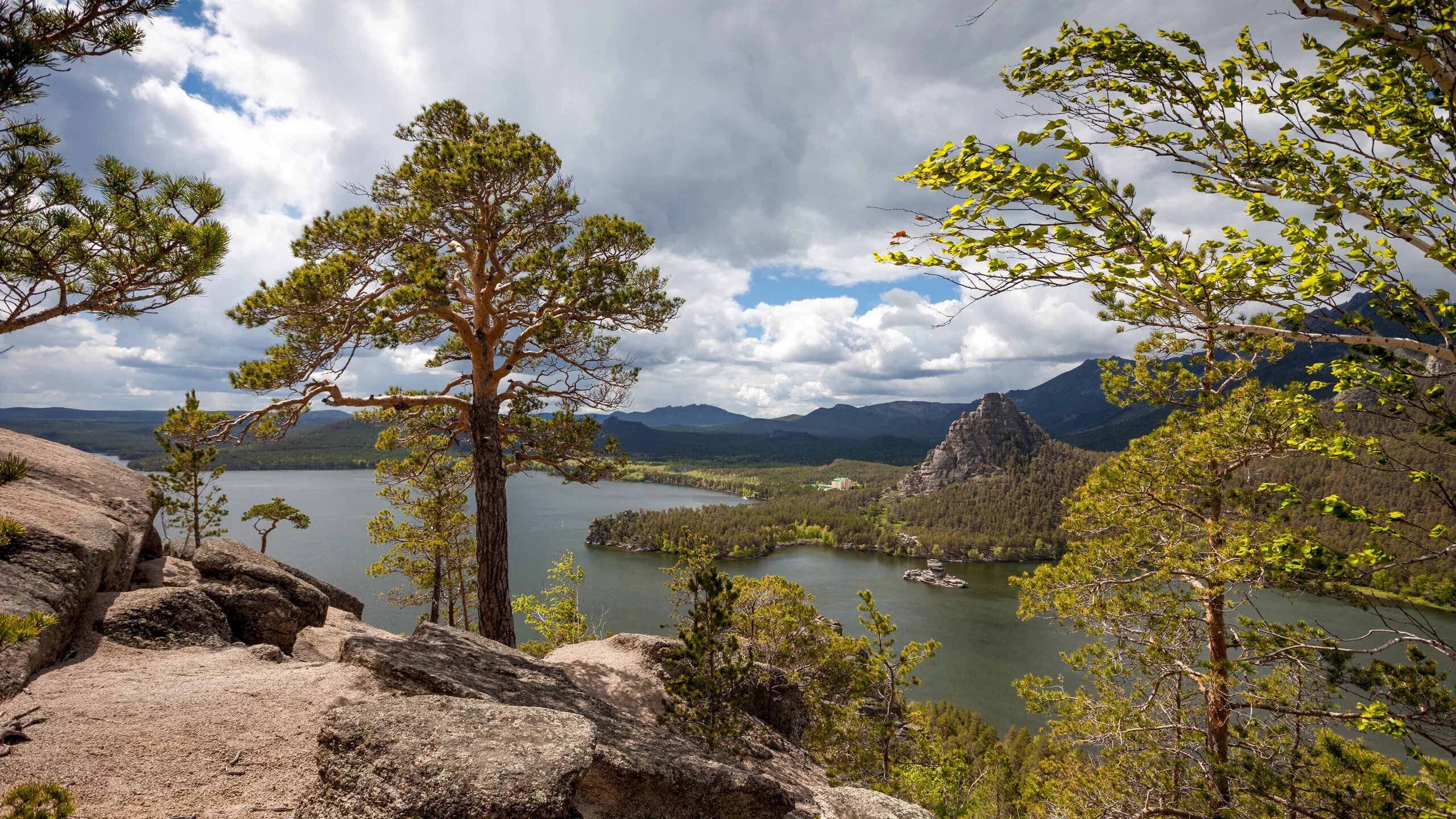 боровое иркутская область. поселок боровое казахстан. бурабай казахстан. национальный парк бурабай казахстан. скала жумбактас боровое.