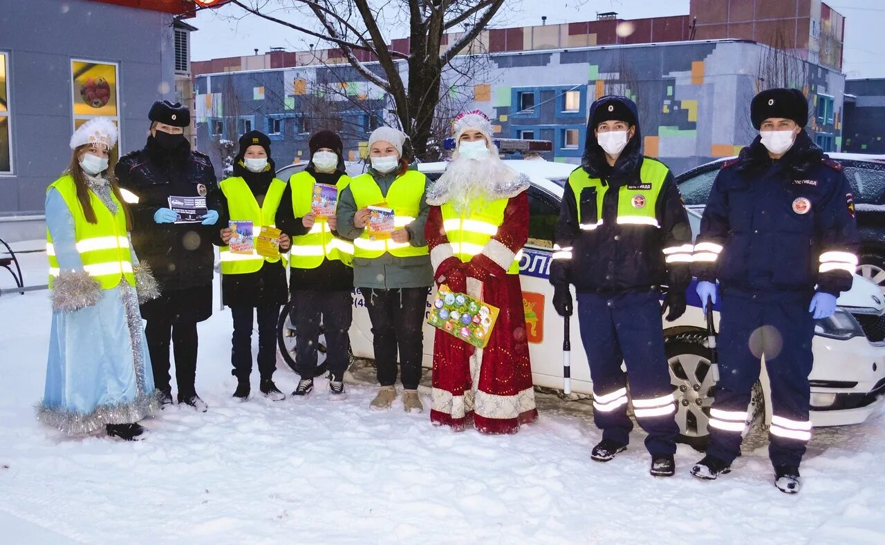 Новый год в кудымкаре. С наступающим новым годом юид. С наступающим новым годом юид. Юид дед мороз. Якутск мороз.