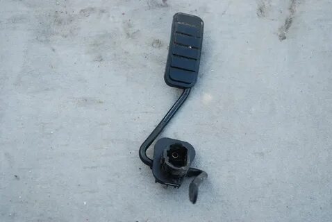 Педаль газа из чего сделана