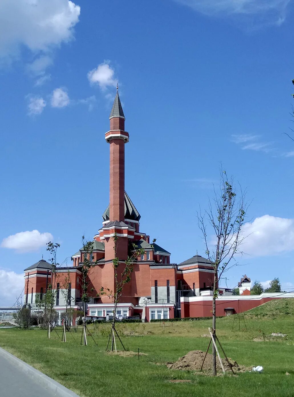 Поклонная мечеть. Мемориальная мечеть на поклонной горе. мечеть на поклонной горе москва. мемориальная мечеетьна поклонной норе. поклонка мечеть.