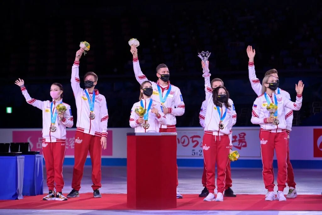 Чемпионат европы олимпийских игр. Чемпионат России по фигурному катанию 2022 награждение. Сборная России по фигурному катанию на Олимпиаде в Токио 2021. Сборная Японии по фигурному катанию на Олимпиаде 2022 командный турнир.