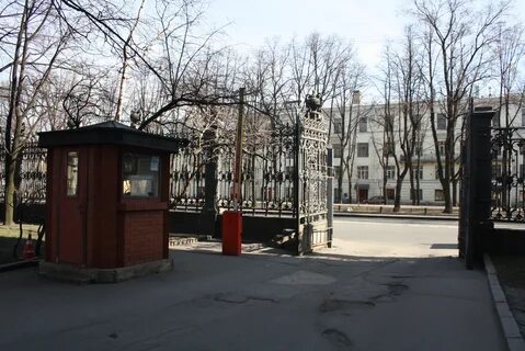 Охранник на кладбище