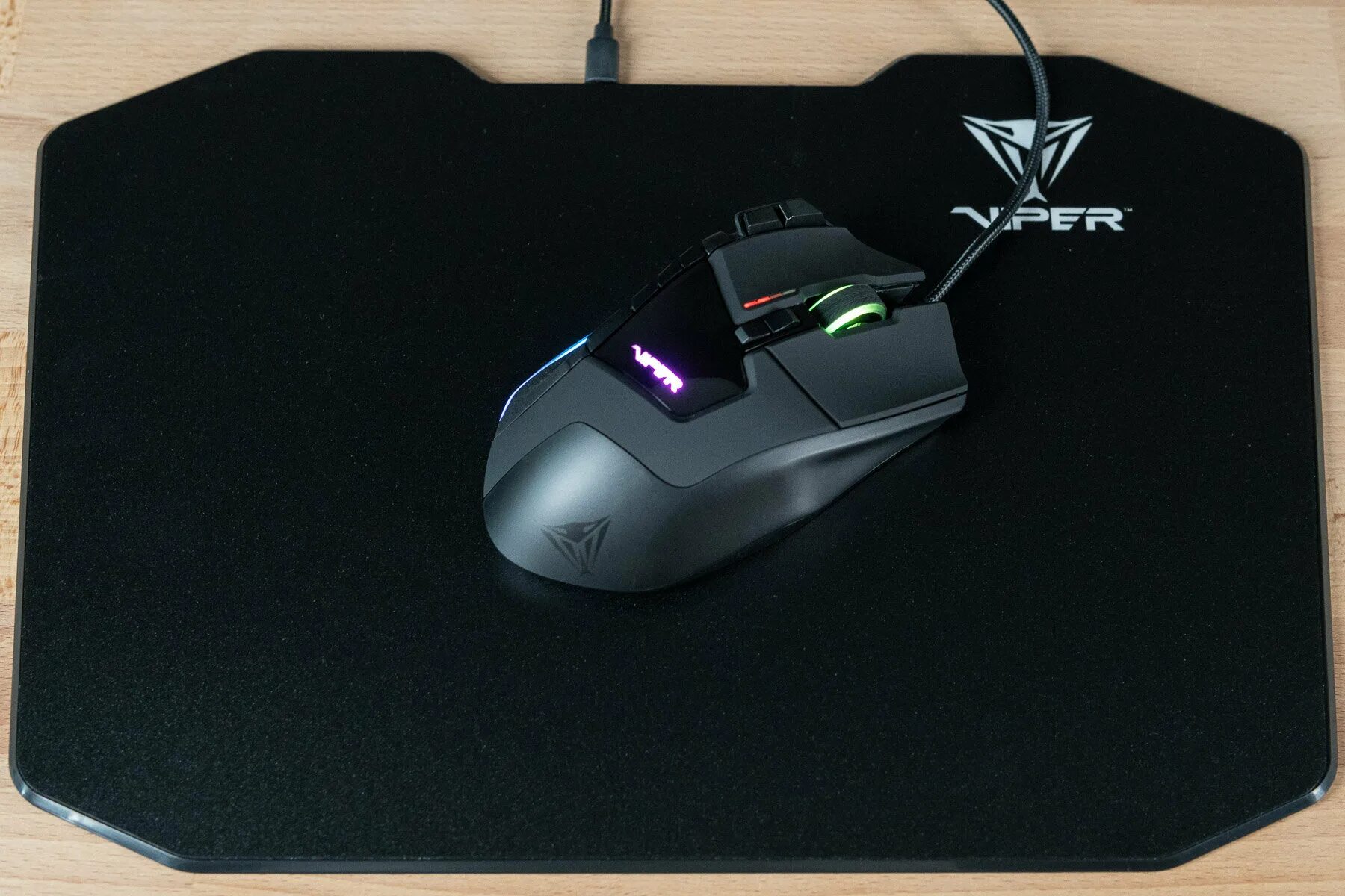 Игровая мышь мощная. Мышь corsair scimitar pro. Мышь компьютера. Viper v570 blackout. Топовая мышь.