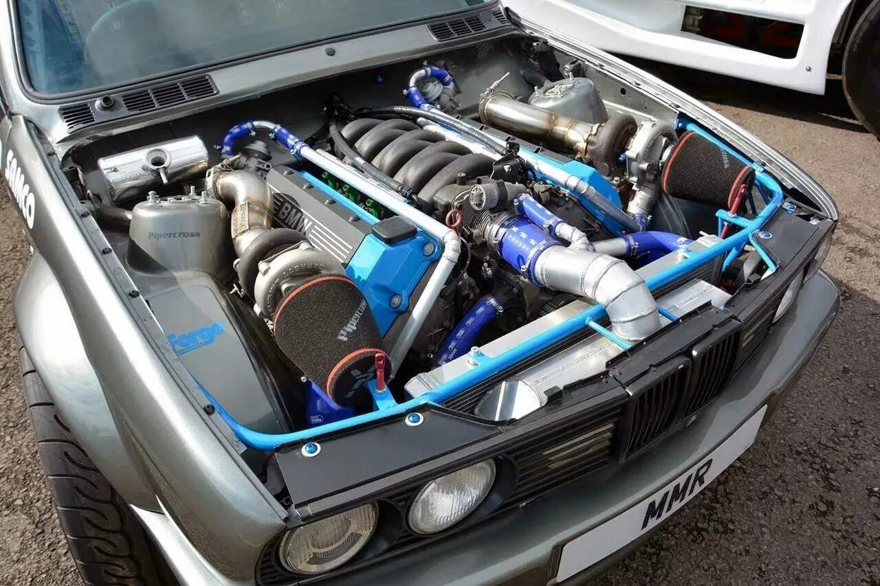 Можно оформить двигатель. BMW e30 v8 Turbo. БМВ 3 Твин турбо. BMW e30 v8 Twin Turbo. BMW m60 Twin Turbo.