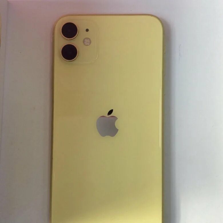 Айфон 11 хабаровск. Iphone 11 Yellow. Айфон 11 Ростест. Айфон 11 желтый. Айфон 11 Йеллоу.