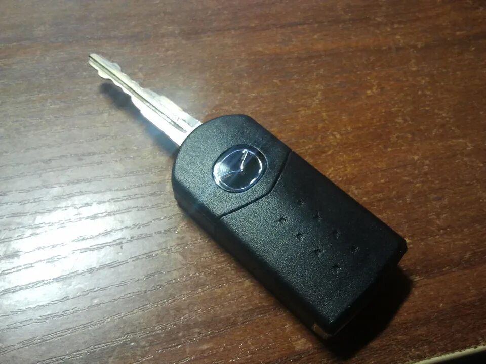 Ключ mazda 6. Выкидной ключ Мазда 6. Чип в Ключе Мазда 6 gg. Ключи векидной от Мазда 6. Mazda 6 gg ключ.