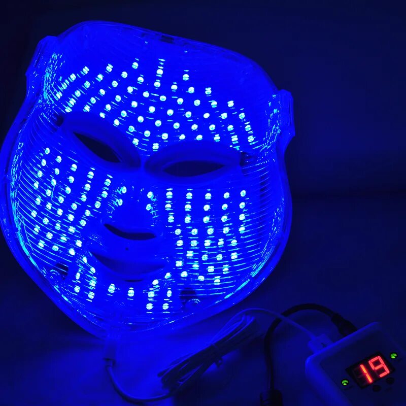 Фотодинамическая маска. Маска с led дисплеем. Светодиодная маска для омоложения. Фотодинамическая led-терапия.
