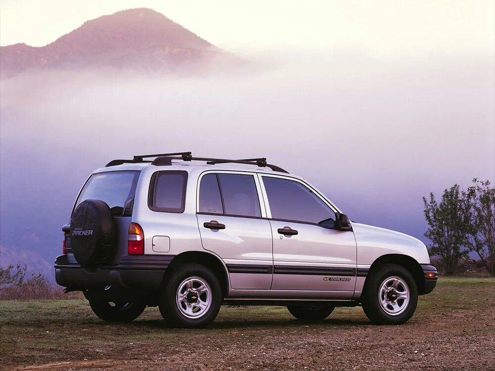 Tracker ii. Chevrolet tracker 1998. chevrolet tracker 1999. шевроле трекер 2 поколения. chevrolet tracker 1.