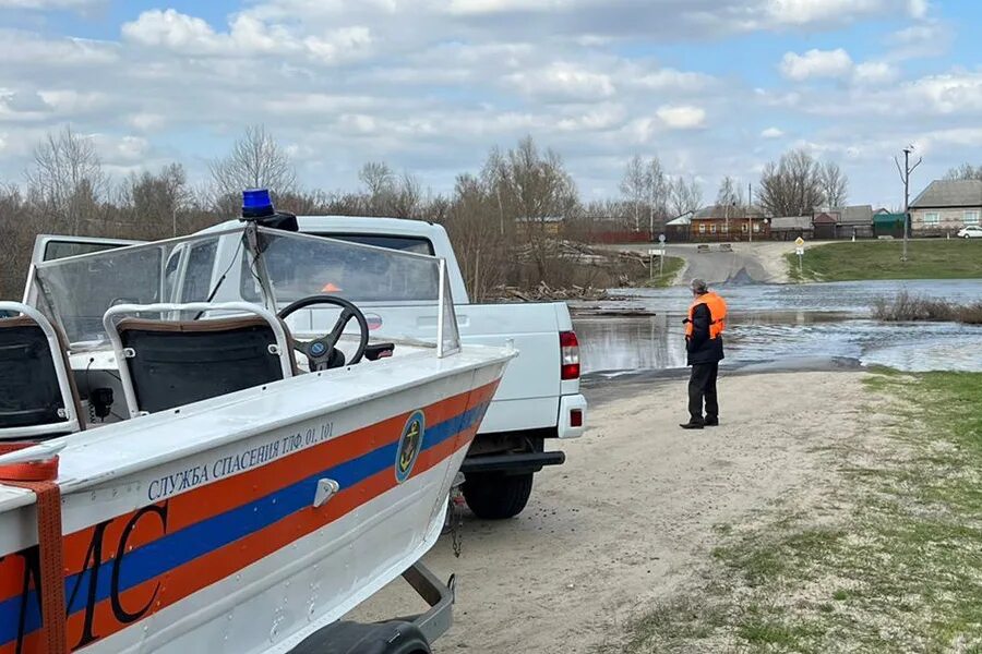 Уровень оки на сегодняшний день. Паводок Тамбов. Затоплен мост в Перевозе. Коломна затопило мост. Подъем воды в Оке.