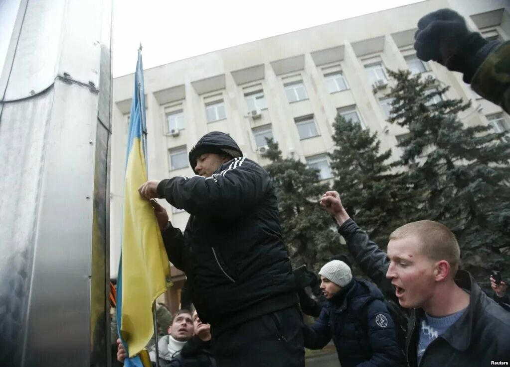 27 Февраля 2014 года захват парламента Крыма. 27 Февраля 2014 Крым захват Верховного совета. Захват Верховного совета в Крыму 2014. Захват Крыма. Захват крымской