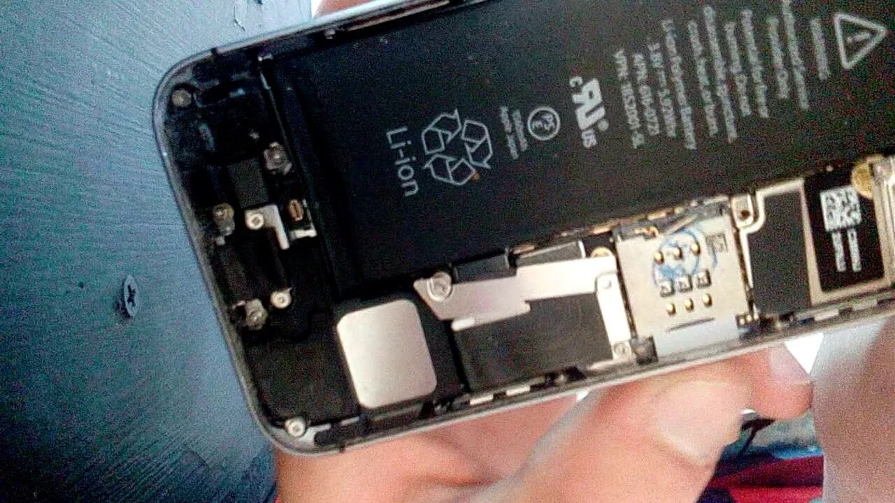 Айфон 5 сим. Айфон 5 Симка. Сим слот iphone 5. Iphone 5 сим карта. Iphone не видит сим карту.