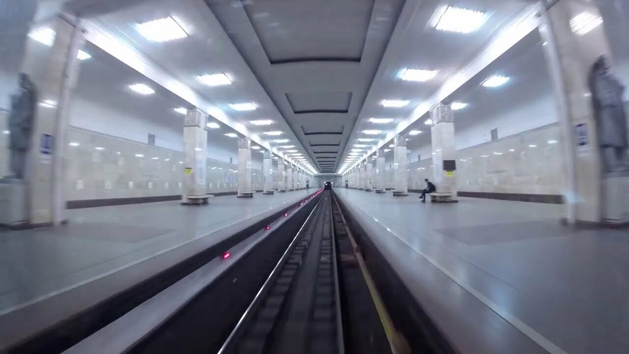 Станция измайловский парк. Гянджлик станция метро. Полежаевская 3 путь. Зачем три пути на полежаевской. Полежаевская 3 путь.