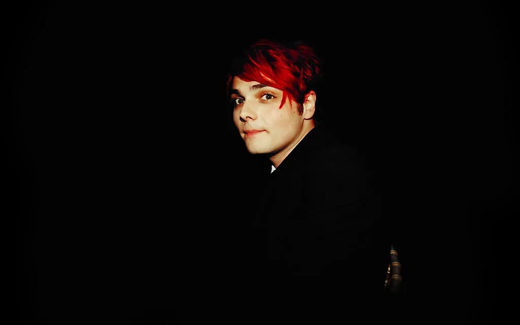 Уан уэй тикет. Джерард уэй 2025. gerard way wallpaper. джерард уэй на черном фоне. джерард уэй 200.