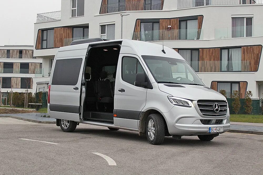 Включи спринтер. Mercedes-Benz Sprinter 319 CDI. Mercedes Sprinter 319 CDI. Mercedes Sprinter 319 CDI Tourer. Mercedes-Benz Sprinter Tourer.