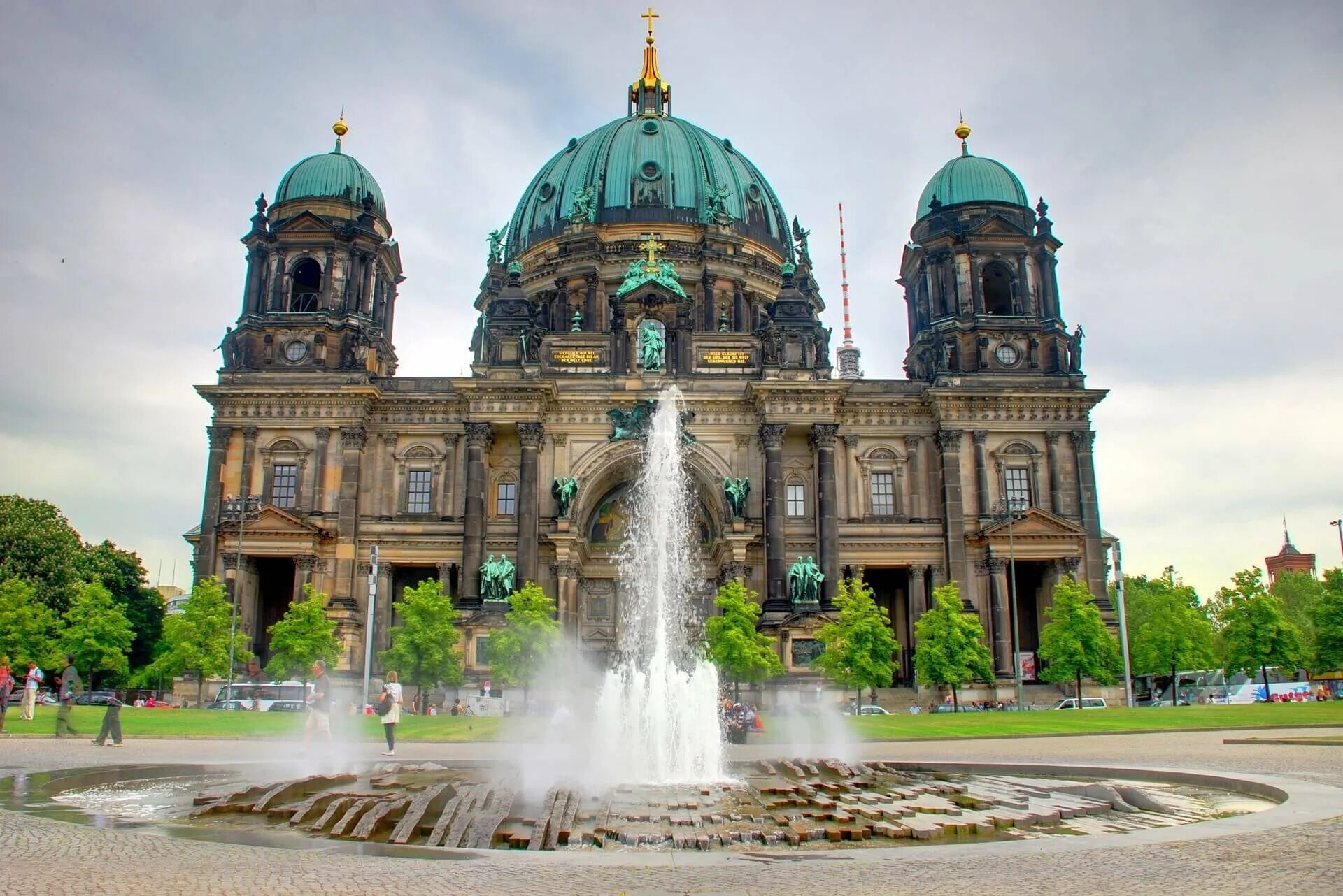 Берлинский кафедральный собор (berliner dom). Архитектура италии колизей. Достопримечательности италии колизей. Колизей в риме. Семь чудес света пизанская башня.