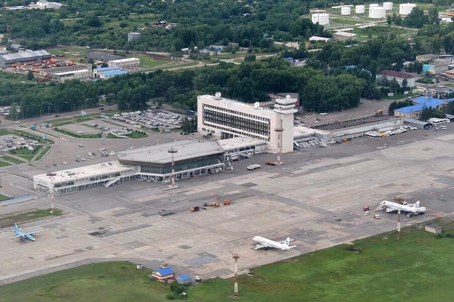 Международный аэропорт Хабаровск новый. Uhhh аэропорт Хабаровск. Старый Международный аэропорт Хабаровск. Аэропорт Хабаровск Международный терминал.