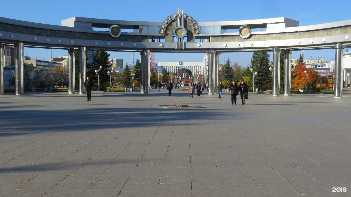 старый цветной бульвар тюмень. цветной бульвар тюмень ворота. цветной бульвар тюмень. цветной бульвар тюмень 2023. достопримечательности тюмени цветной бульвар.