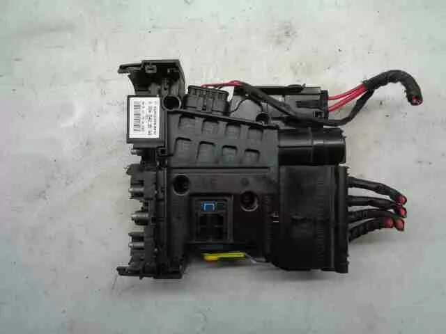 Блок предохранителей glk. Glk 220 блок предохранителей. Блок предохранителей мерседес glk 300. Блок предохранителей glk. Блок предохранителей glk.