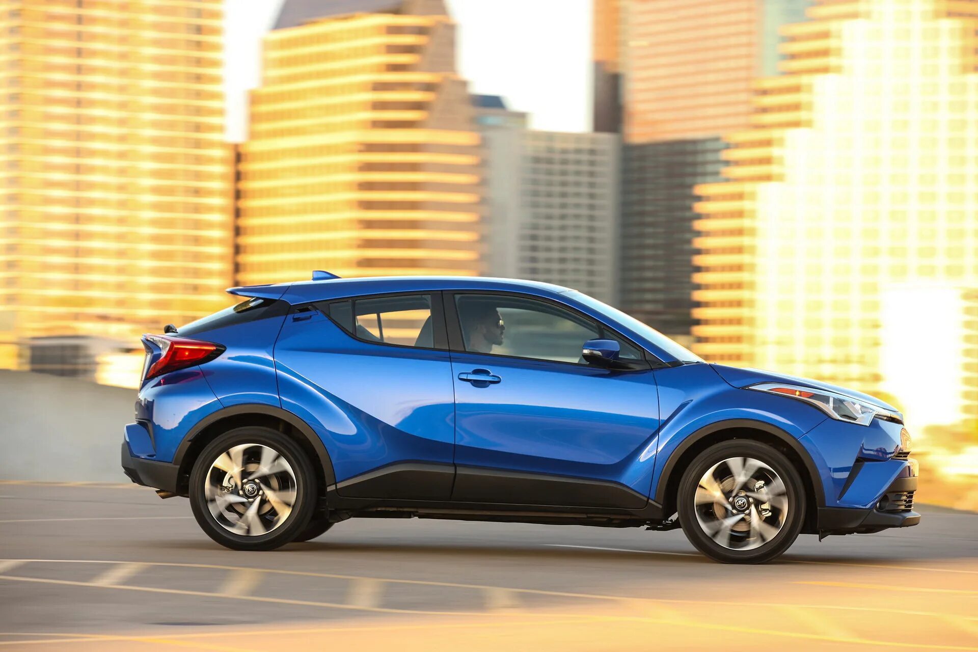 Хонда ch r. Toyota h-cr. Toyota c-hr 2018. Toyota c-hr 2016. Toyota chr 2017.