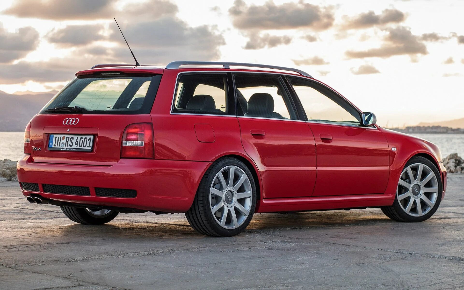 B 5 b2 7. Ауди rs4 avant b5. Ауди рс4 универсал. Audi rs4 2000. Ауди а4 Авант универсал.