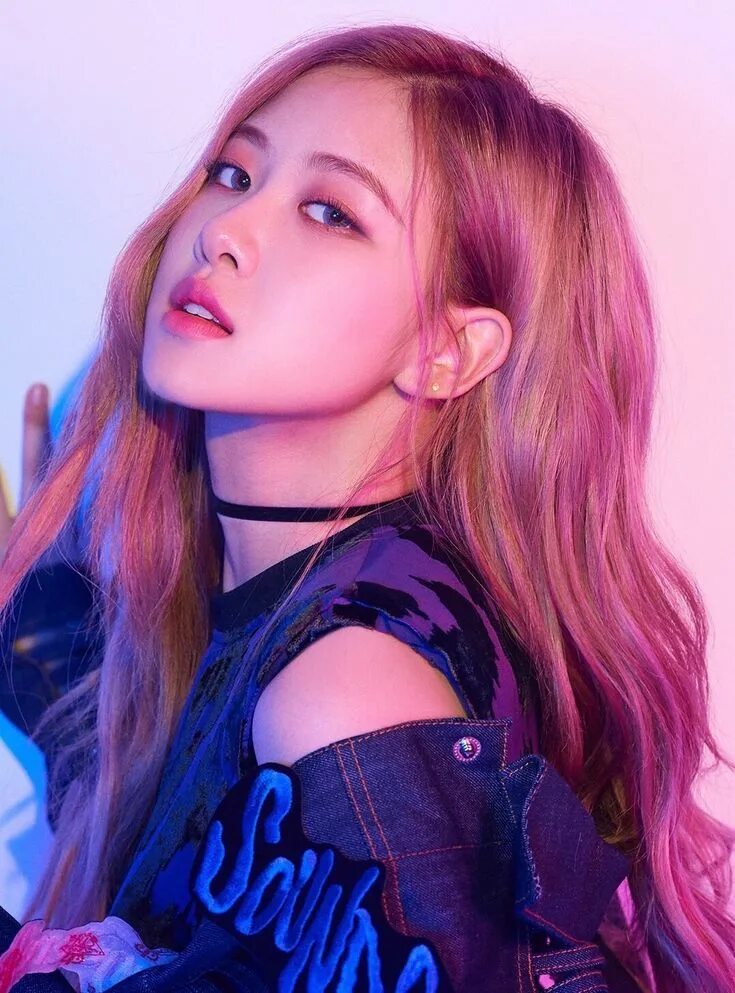 Розе блэк пинк 2022. Бляк тинк. Блэк пинк роуз. Бляк тинк. Blackpink рождество дженни.