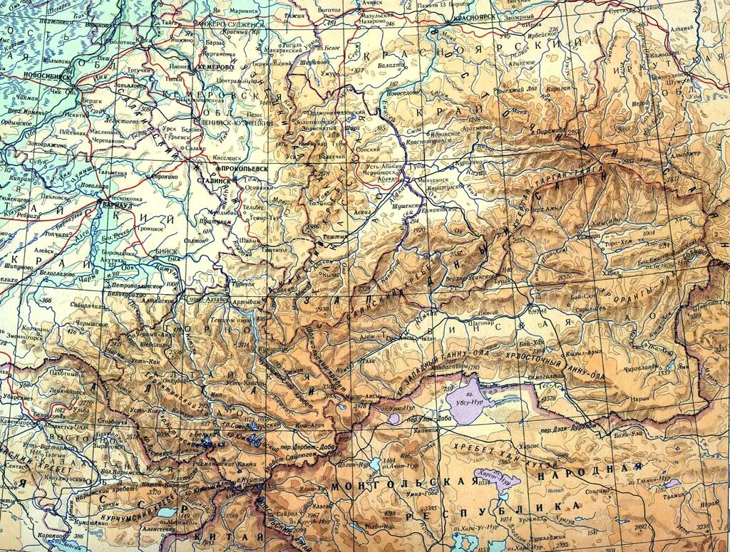 Местоположение горных систем алтая. Горы Восточный Саян на карте. Горы Алтай Восточный Саян Западный Саян. Горы Алтай и Саяны на карте России. Гора Западный Саян и Восточный Саян на карте.