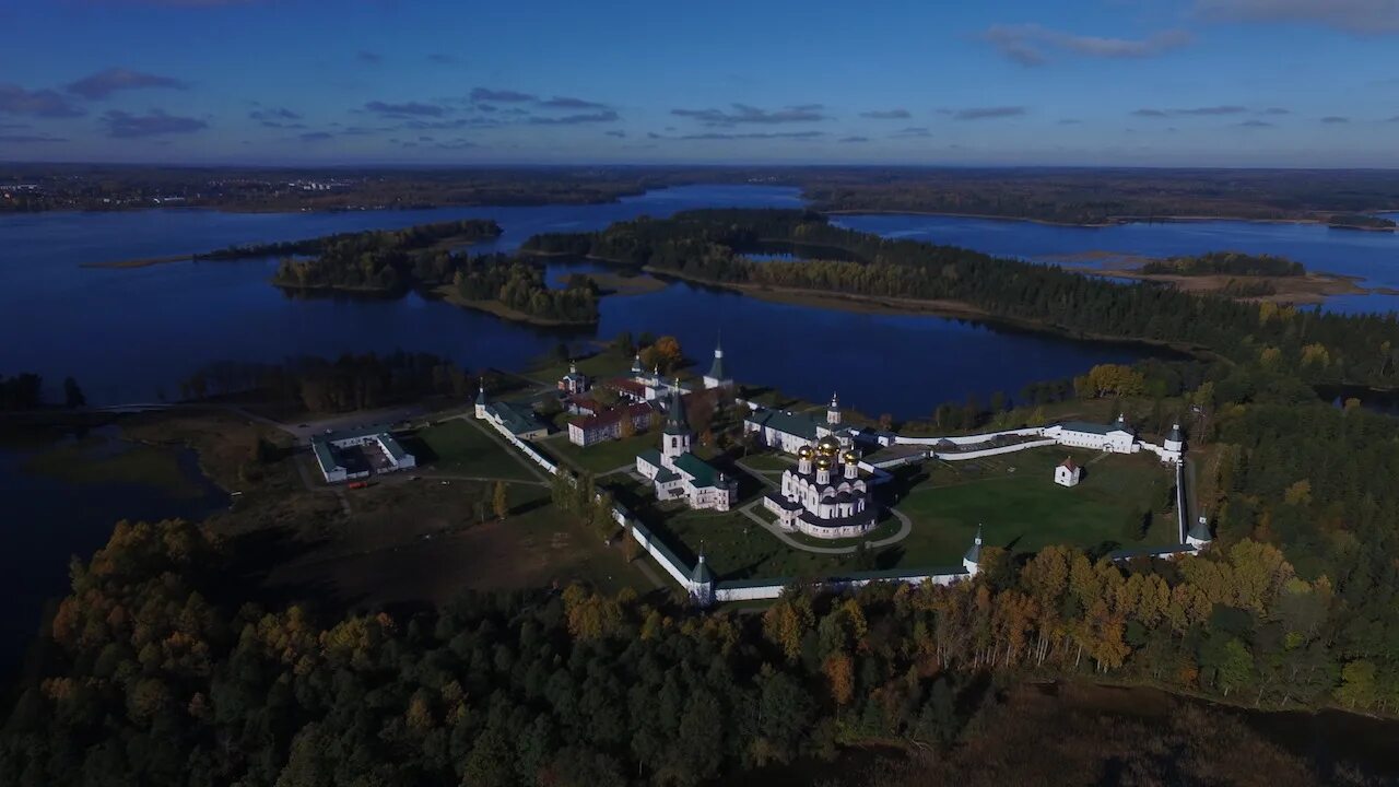 Валдай монастырь на острове шоссе. Фото комплексов Бастион по дороге на Хельсинки. Статуя по дороге из Москвы на Валдай. Прогулка по Валдаю.avi. Москва валдай на машине